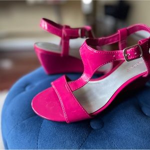 Summer cute Sandal ! Never been worn.